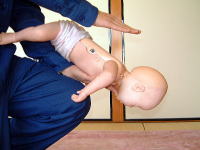 背部巧打法乳児の場合の写真2