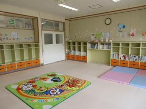 板倉ふれあい児童館の絵本の部屋の写真