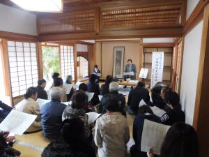 日曜論語素読体験の様子の写真