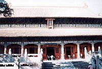 済寧市にある孔子廟の建物の写真