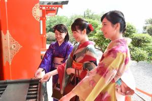 織姫神社にて着物着付け体験の写真1