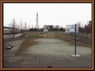 あがた工業団地南公園のバスケットボールコートの写真