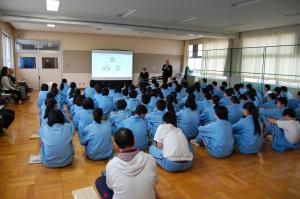 「市議会のしくみ」説明の様子の写真