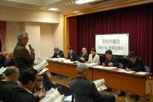 議会報告会の様子（梁田公民館）の写真