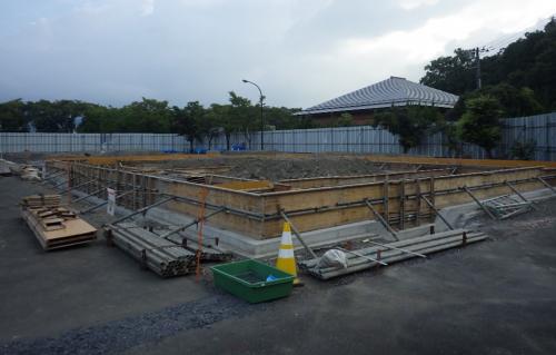 仮設斎場の基礎工事の写真 仮設斎場の基礎工事の写真