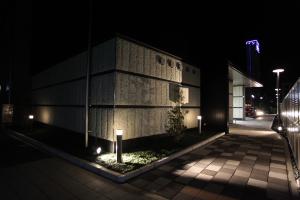 足利銀行東支店の夜の外観写真