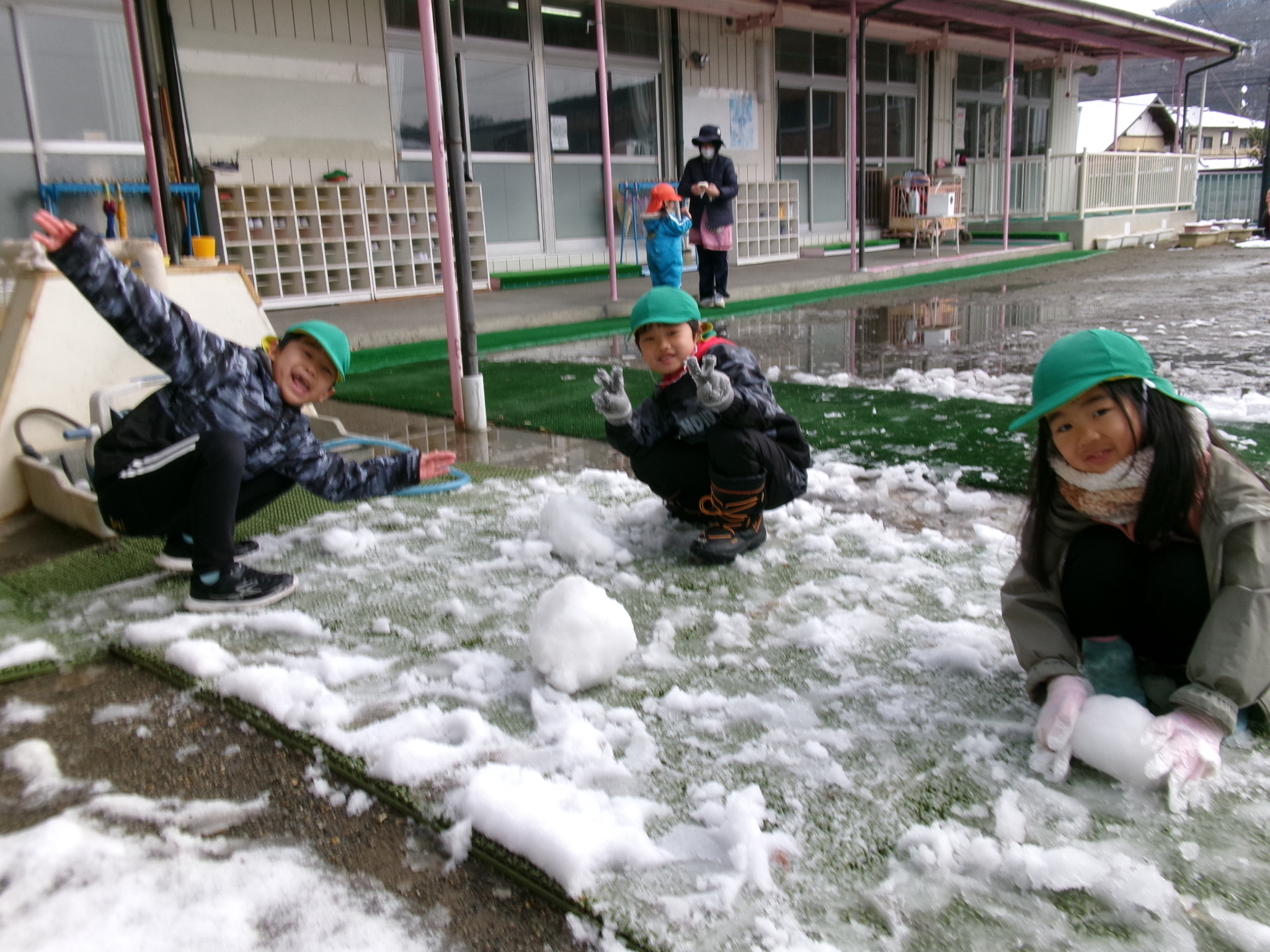 雪遊び