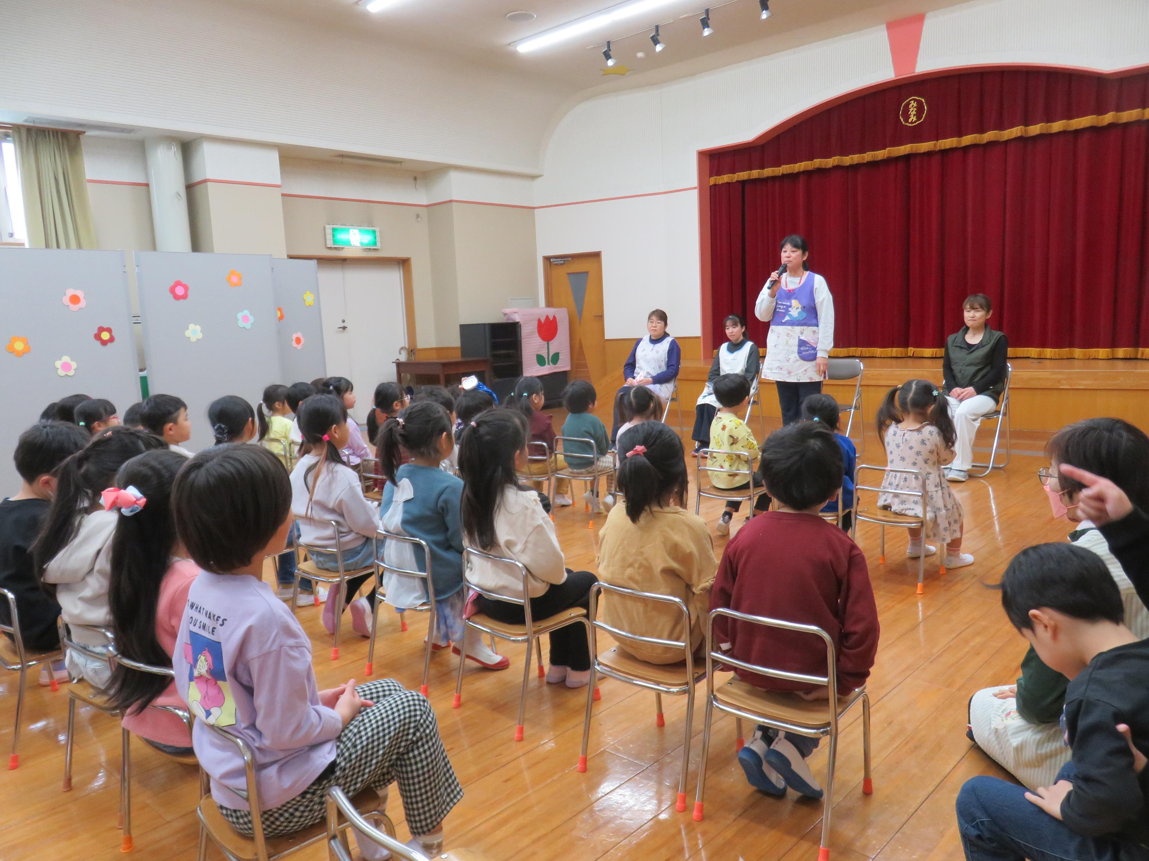職員とのお別れ会の様子の写真