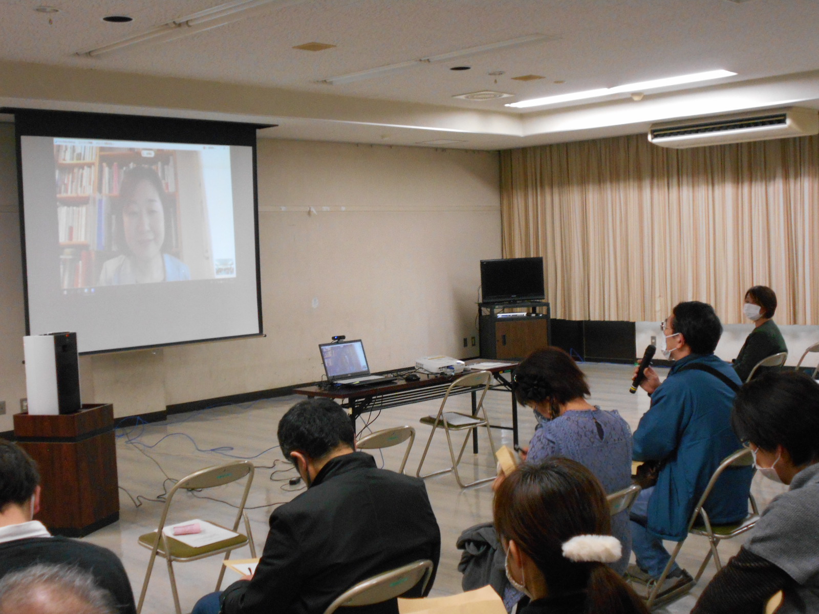 講演会質問風景