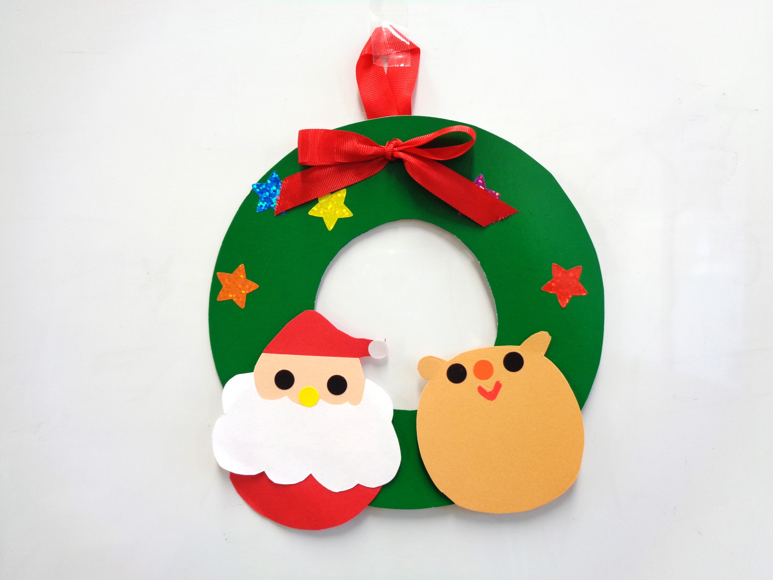 工作紙で作ったかわいいクリスマスリース