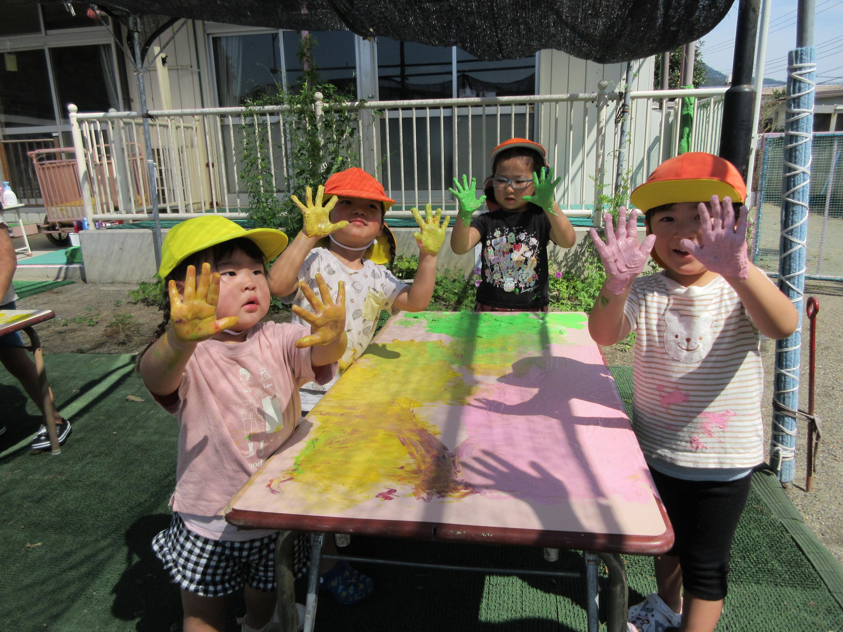 フィンガーペインティング