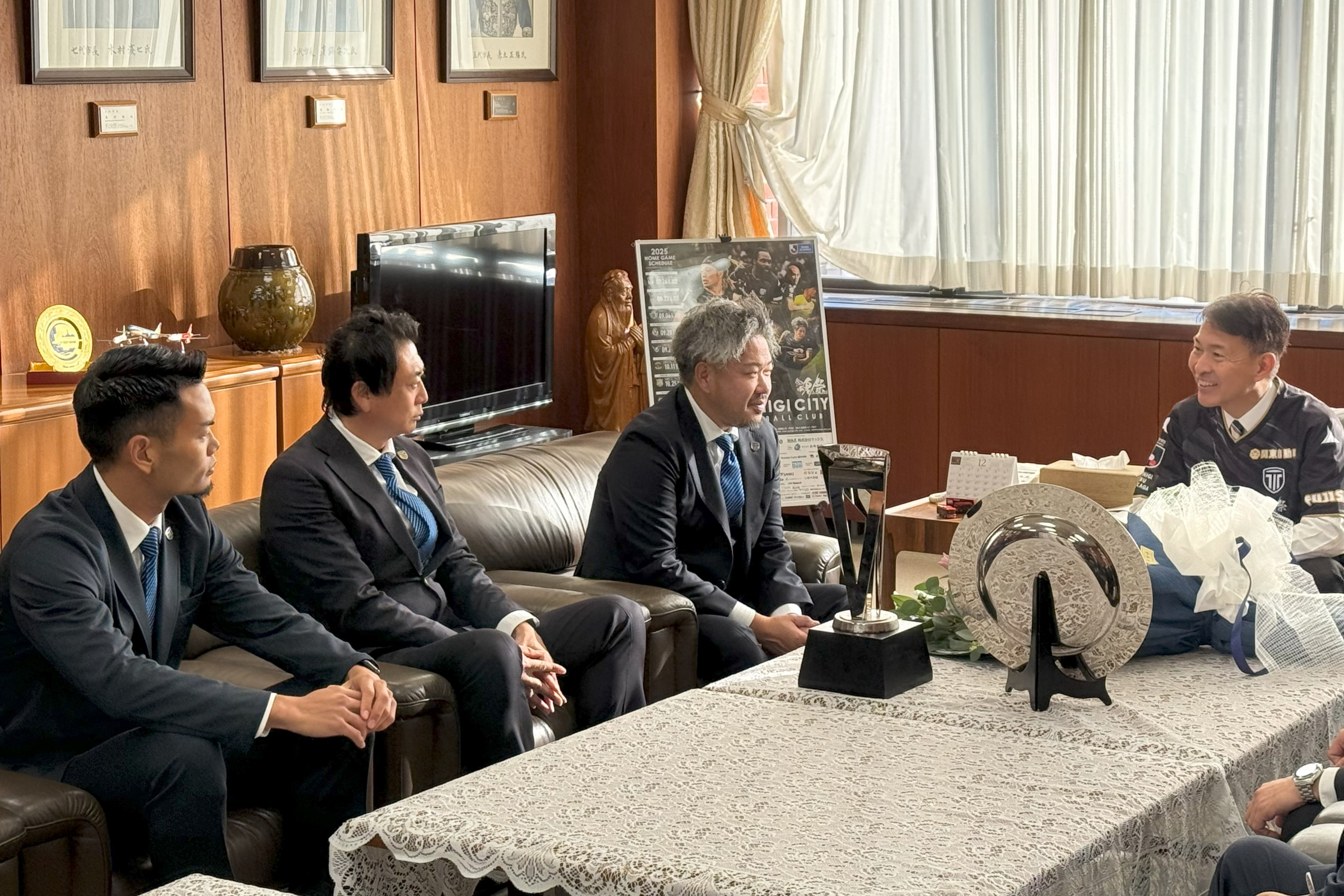 栃木シティ市長表敬訪問での談話の様子 栃木シティ市長表敬訪問での談話の様子