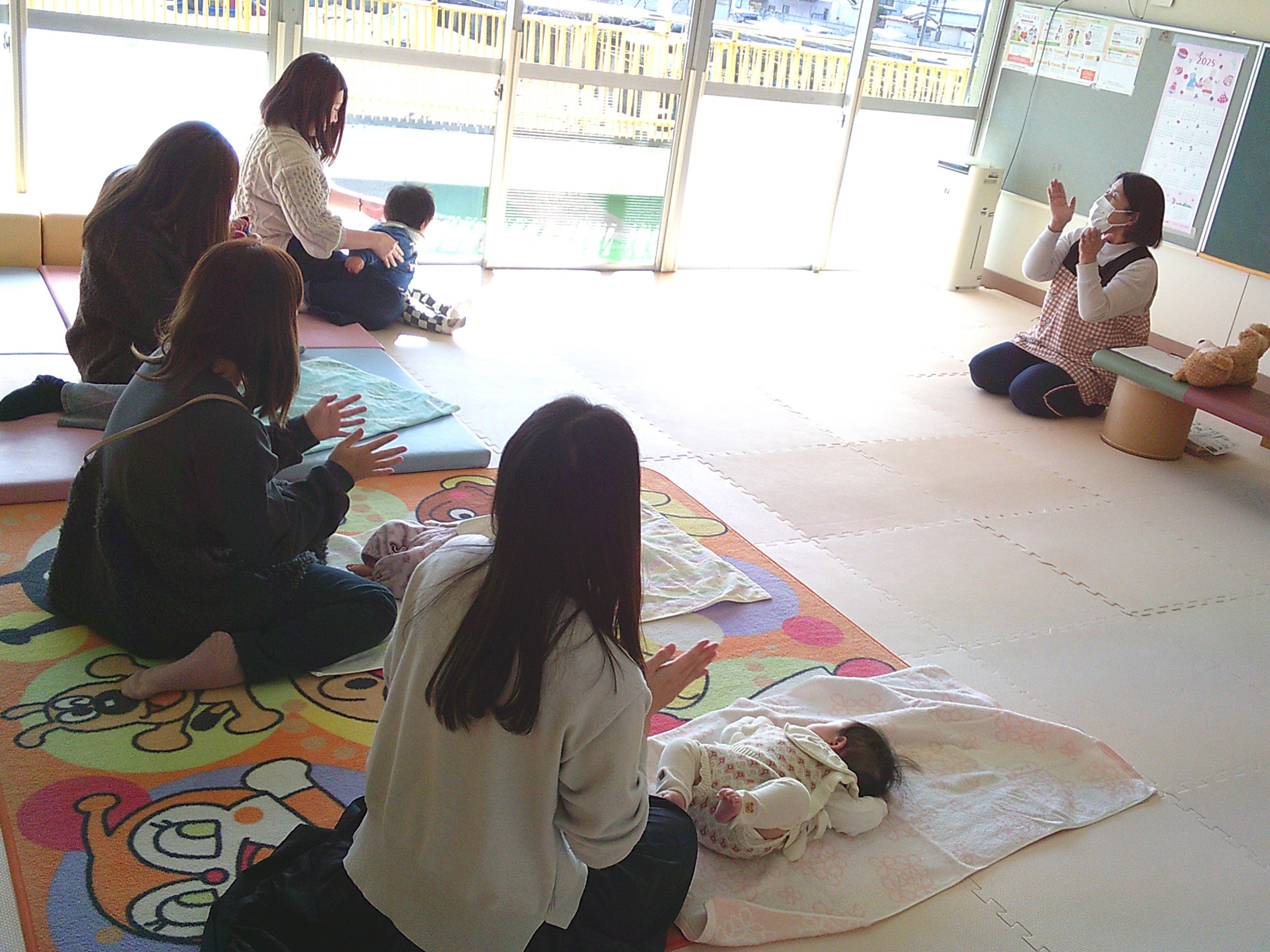 赤ちゃんとふれあいタイム 赤ちゃんとふれあいタイム