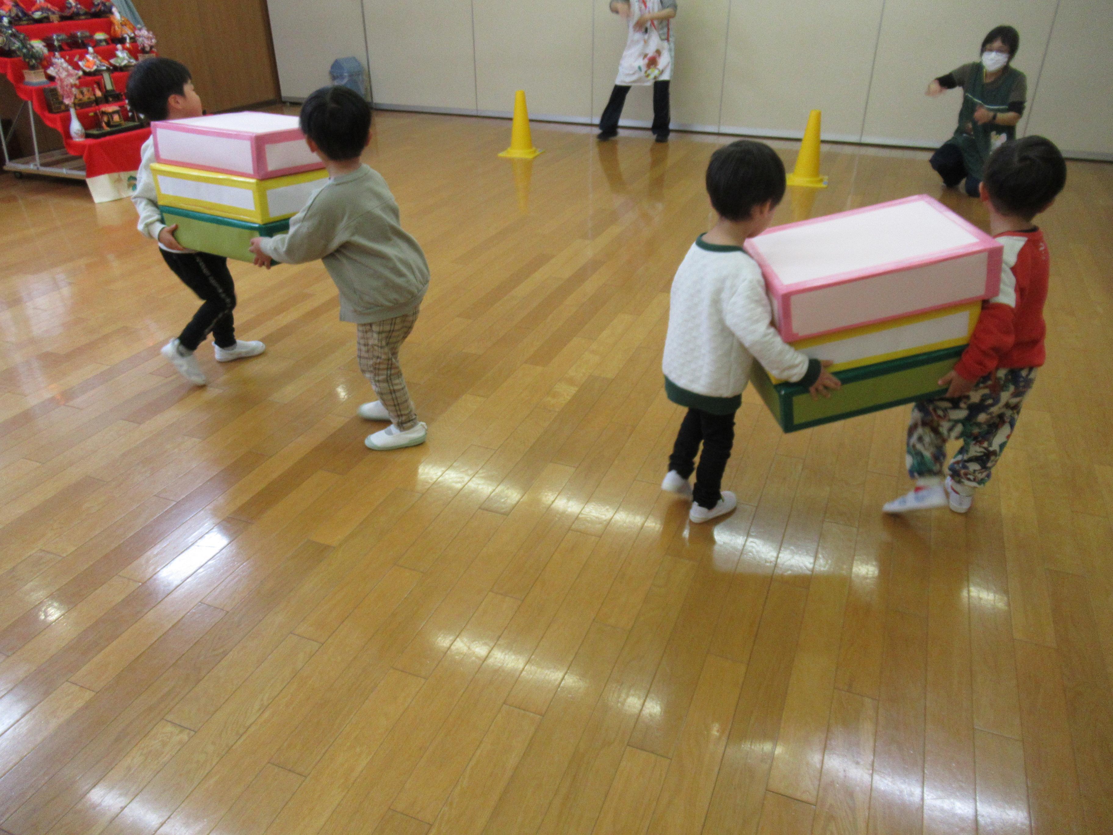 ひし餅運び競争