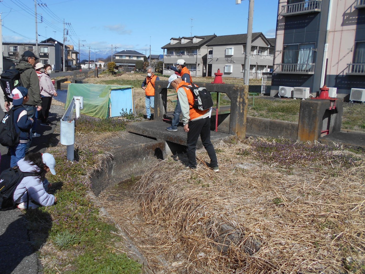 歴史散策ウォークのようすの写真