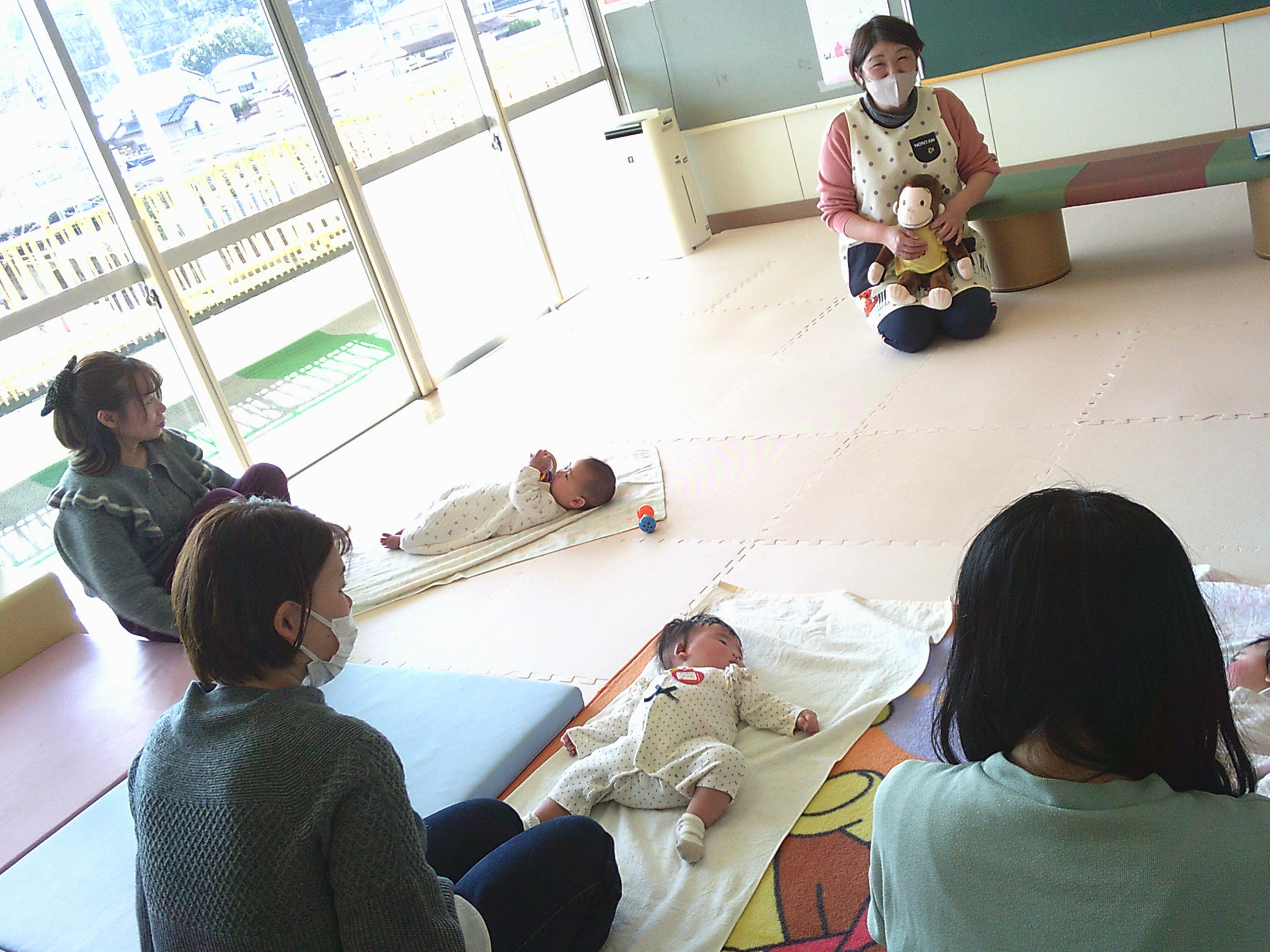 赤ちゃんとふれあいタイム