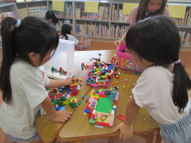 レゴブロックをしている写真2 レゴブロックをしている写真2