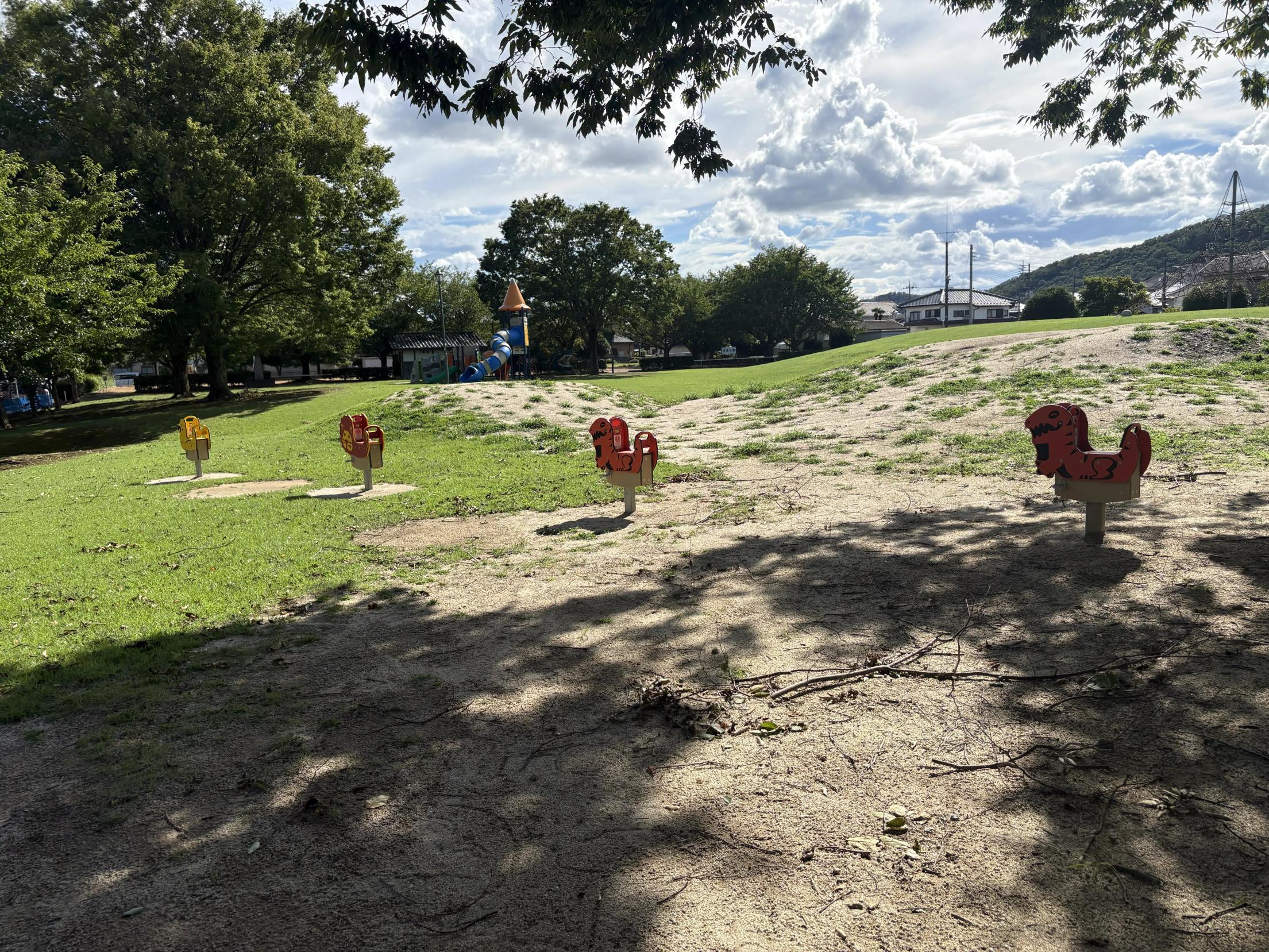 利保公園のスプリング遊具の写真 利保公園のスプリング遊具の写真