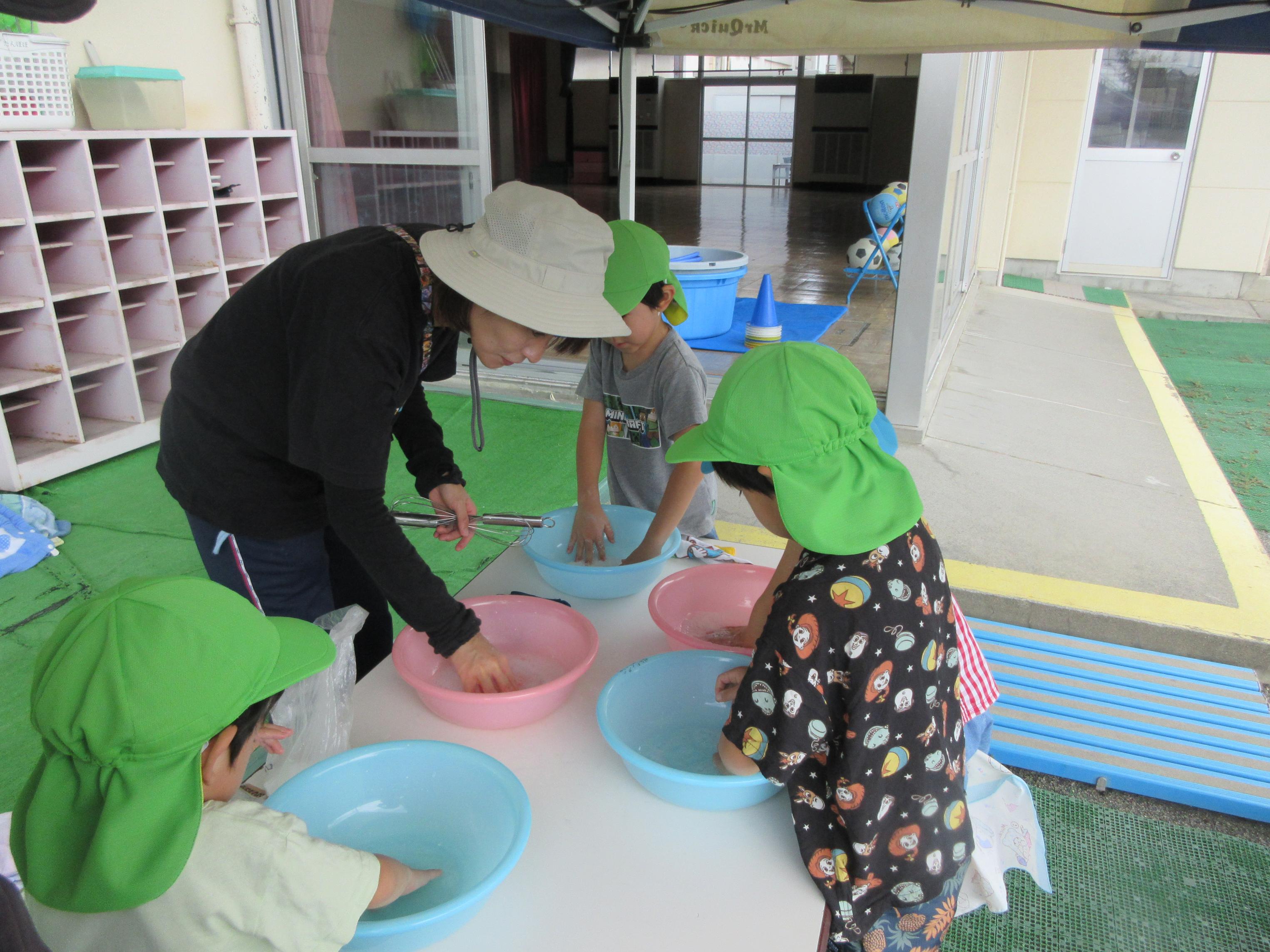 せんたくごっこのようすです せんたくごっこのようすです
