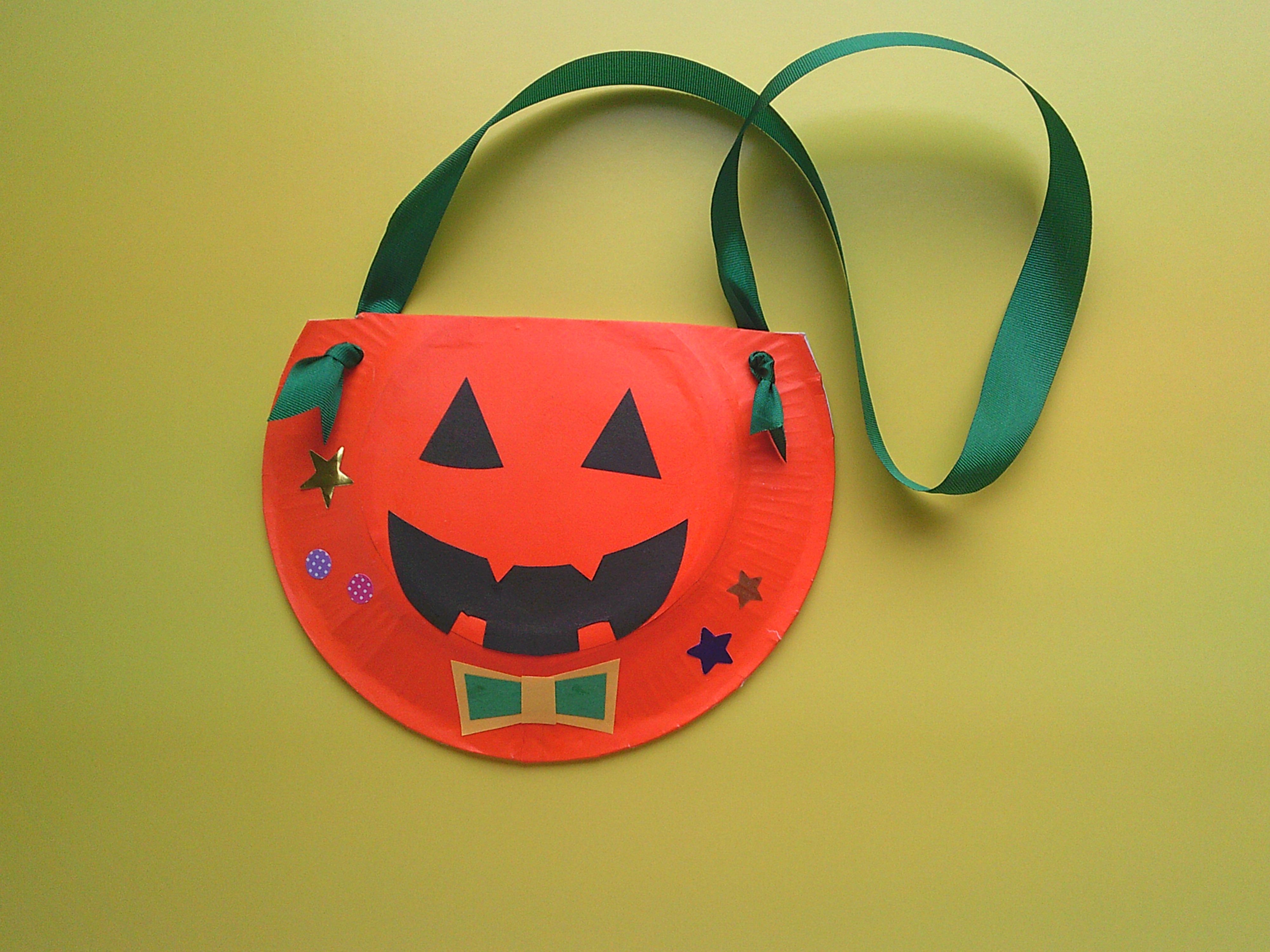 ハロウィンの紙皿バッグ ハロウィンの紙皿バッグ